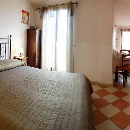 לינה וארוחת בוקר Il Giardino Sul Mare 3*